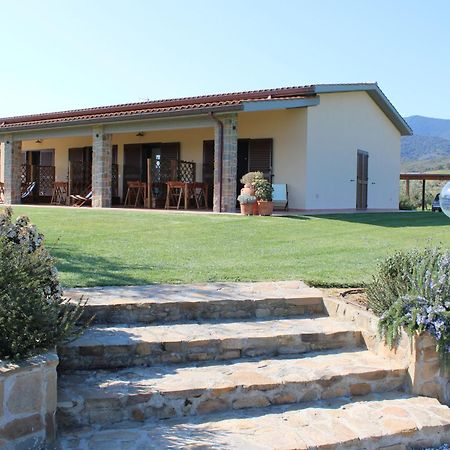 Agriturismo Il Vecchio Mandorlo กาส์ตีจลิโอเน เดลลา เปสกายา ภายนอก รูปภาพ