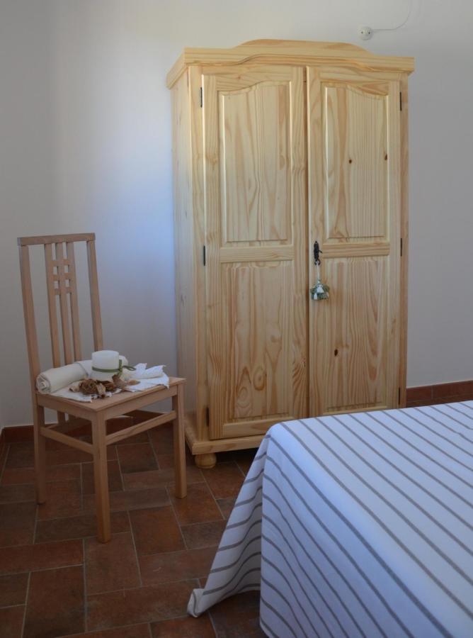 Agriturismo Il Vecchio Mandorlo กาส์ตีจลิโอเน เดลลา เปสกายา ภายนอก รูปภาพ