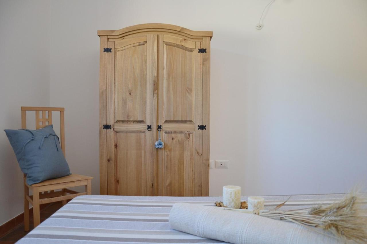 Agriturismo Il Vecchio Mandorlo กาส์ตีจลิโอเน เดลลา เปสกายา ภายนอก รูปภาพ