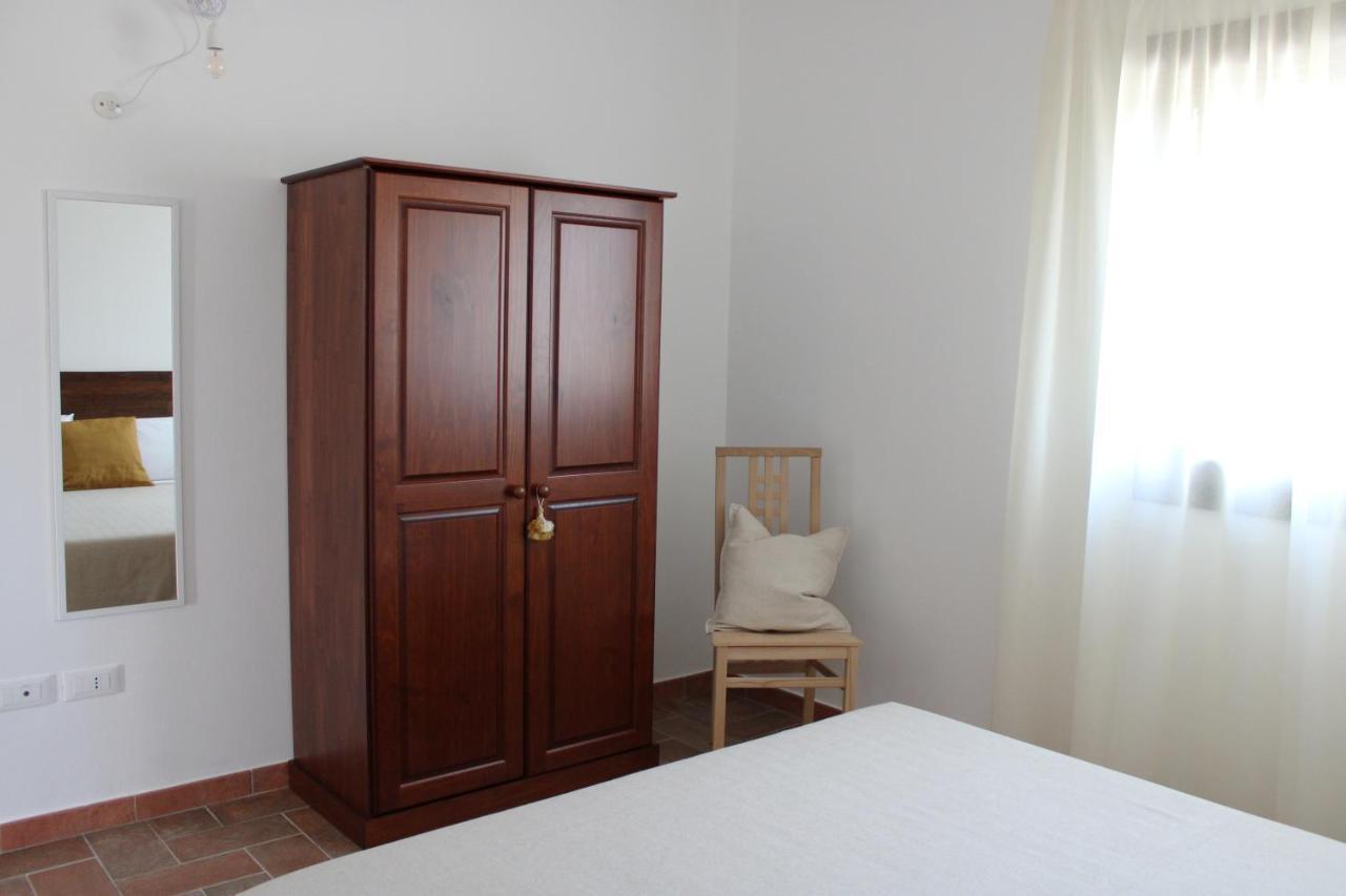 Agriturismo Il Vecchio Mandorlo กาส์ตีจลิโอเน เดลลา เปสกายา ภายนอก รูปภาพ